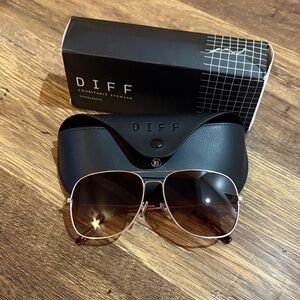 Diff Eyewear Gold Frame Sunglasses with Brown Lenses